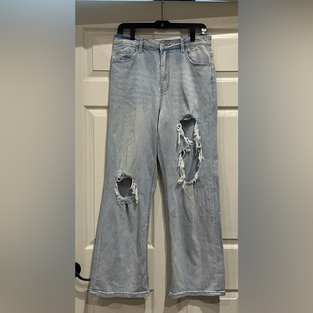 Vervet Hole Jeans